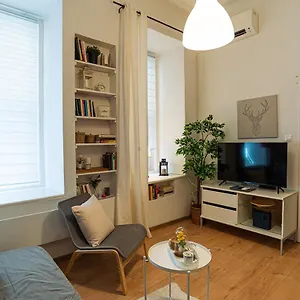 https://magica-cosy-apartment-in-the-heart-of-budapest.inbudapesthotels.com